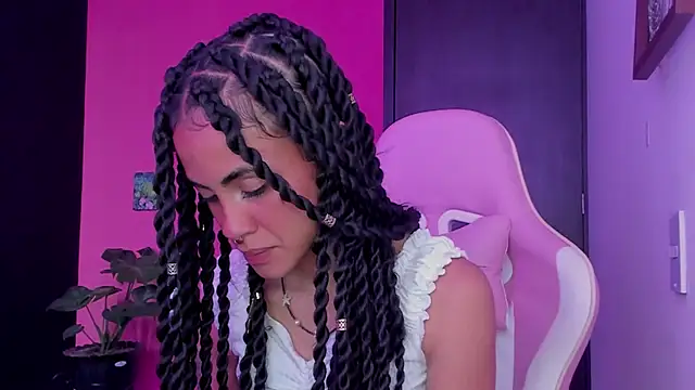 Snapshot of Juanadearco5 chatting on December 27, 2024, 6:31 pm Juanadearco5 online show from December 27, 2024, 6:31 pm