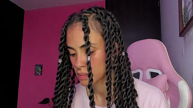 Snapshot of Juanadearco5 chatting on January 3, 2025, 9:36 pm Juanadearco5 online show from January 3, 2025, 9:36 pm