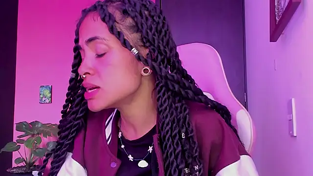 Snapshot of Juanadearco5 chatting on January 6, 2025, 4:13 pm Juanadearco5 online show from January 6, 2025, 4:13 pm