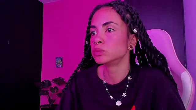 Snapshot of Juanadearco5 chatting on January 8, 2025, 4:00 pm Juanadearco5 online show from January 8, 2025, 4:00 pm