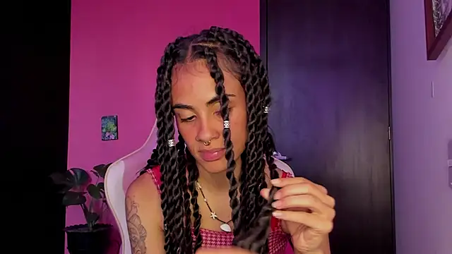 Snapshot of Juanadearco5 chatting on January 9, 2025, 9:16 pm Juanadearco5 online show from January 9, 2025, 9:16 pm