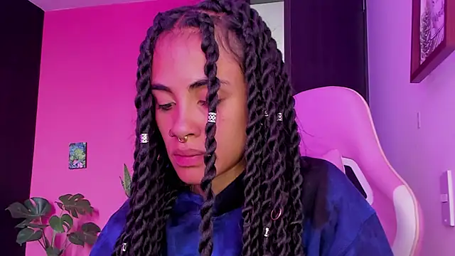 Snapshot of Juanadearco5 chatting on January 11, 2025, 2:25 pm Juanadearco5 online show from January 11, 2025, 2:25 pm