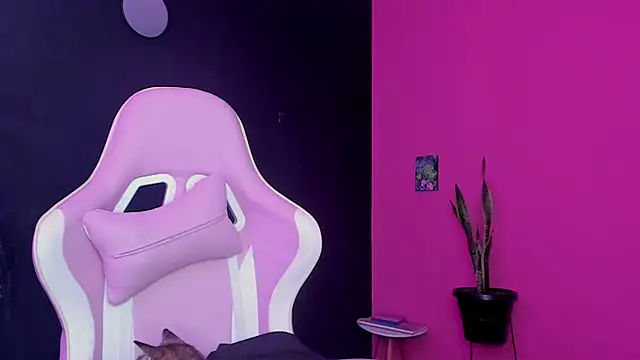 Snapshot of Juanadearco5 chatting on January 15, 2025, 7:12 pm Juanadearco5 online show from January 15, 2025, 7:12 pm