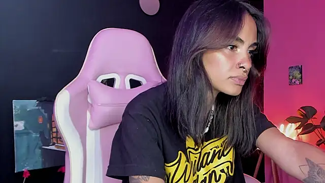 Snapshot of Juanadearco5 chatting on February 8, 2025, 8:42 pm Juanadearco5 online show from February 8, 2025, 8:42 pm