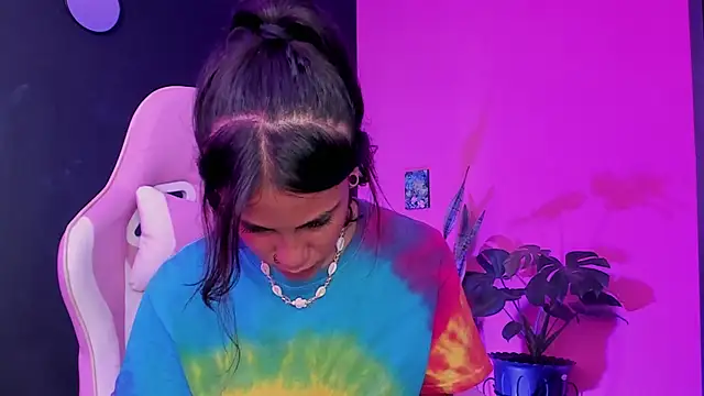 Snapshot of Juanadearco5 chatting on February 24, 2025, 2:58 pm Juanadearco5 online show from February 24, 2025, 2:58 pm