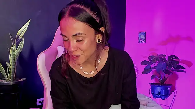 Snapshot of Juanadearco5 chatting on February 28, 2025, 11:58 am Juanadearco5 online show from February 28, 2025, 11:58 am