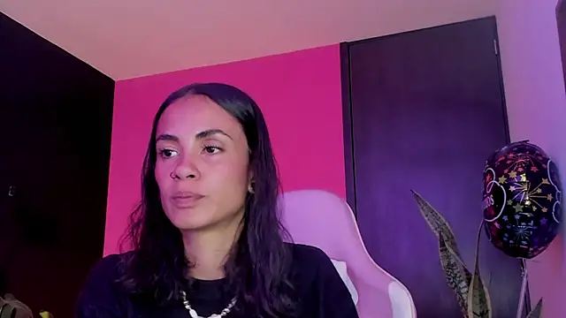 Snapshot of Juanadearco5 chatting on March 17, 2025, 4:22 pm Juanadearco5 online show from March 17, 2025, 4:22 pm