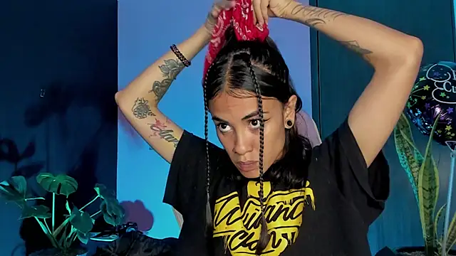 Snapshot of Juanadearco5 chatting on March 20, 2025, 10:51 pm Juanadearco5 online show from March 20, 2025, 10:51 pm