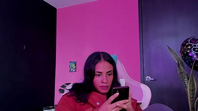 Snapshot of Juanadearco5 chatting on March 21, 2025, 2:51 pm Juanadearco5 online show from March 21, 2025, 2:51 pm