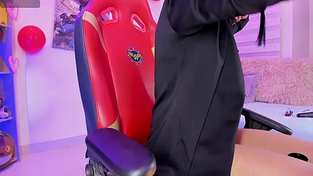 madelyn rose  online show from February 12, 2025, 2:24 am