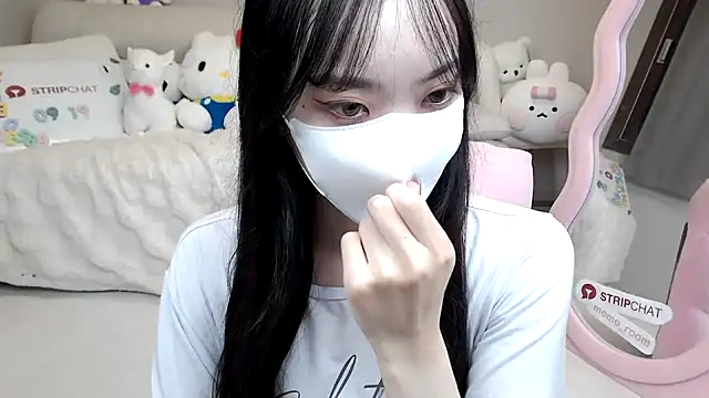 momo room online show from September 19, 2025, 11:33 am