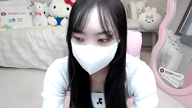 momo room online show from September 21, 2025, 6:48 am