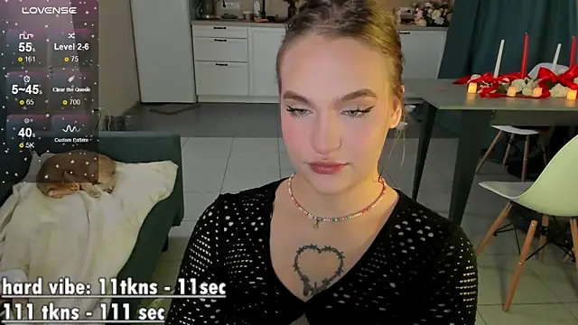 CarolineLovers online show from December 21, 2024, 3:47 am