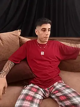 arenn1997 online show from October 11, 2025, 12:36 pm