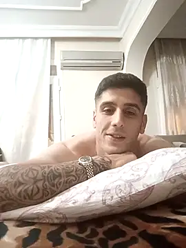 arenn1997 online show from October 16, 2025, 12:11 am