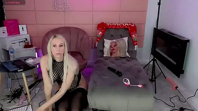 nurse-barbie online show from May 18, 2026, 3:18 pm