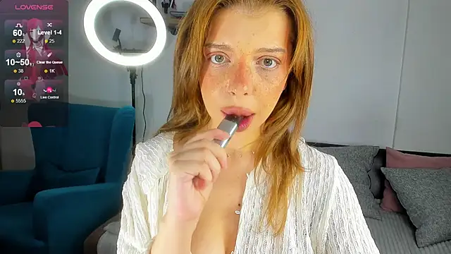 Snapshot of Hannah_Carr chatting on October 7, 2025, 7:00 pm Hannah Carr online show from October 7, 2025, 7:00 pm