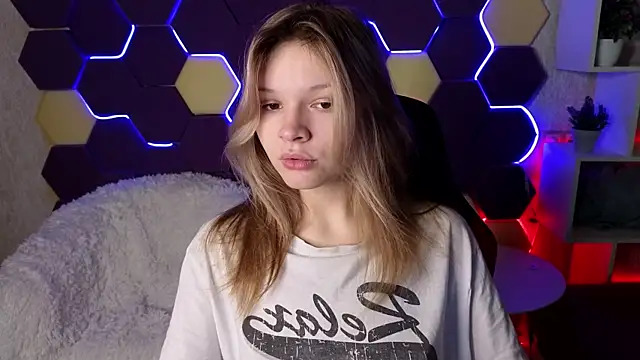 LitaBrom online show from January 12, 2025, 1:11 am