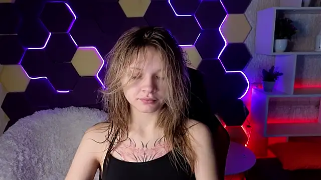 LitaBrom online show from January 20, 2025, 1:28 am