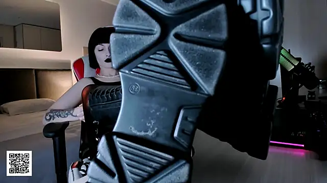  Goddess Misha  online show from November 9, 2025, 9:02 pm