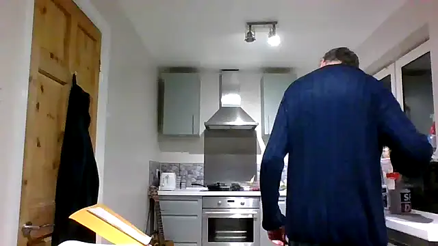 Snapshot of jimmybenido chatting on December 11, 2024, 5:26 pm jimmybenido online show from December 11, 2024, 5:26 pm