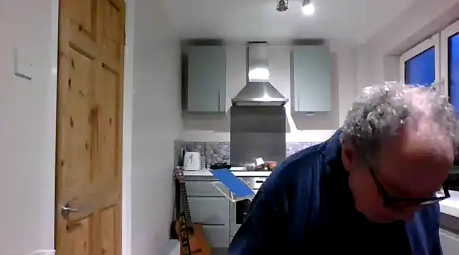 Snapshot of jimmybenido chatting on January 27, 2025, 5:15 pm jimmybenido online show from January 27, 2025, 5:15 pm