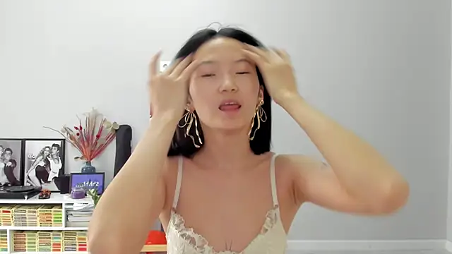 Snapshot of ailey_chao chatting on April 24, 2026, 2:14 am ailey chao online show from April 24, 2026, 2:14 am