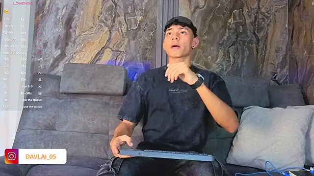 Daviid laidd online show from April 18, 2026, 8:09 pm