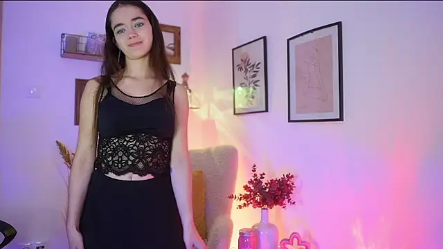 Gia Paige18 online show from October 31, 2025, 9:10 am