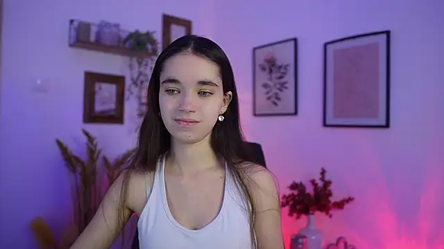 Gia Paige18 online show from November 30, 2025, 2:21 pm