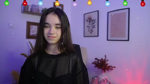 Gia Paige18 online show from December 13, 2025, 7:53 pm