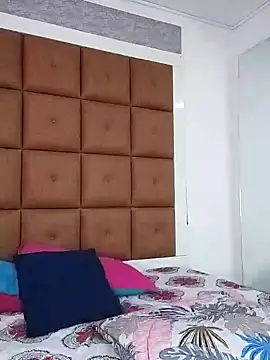 ELLA KELLY online show from February 5, 2025, 11:55 am