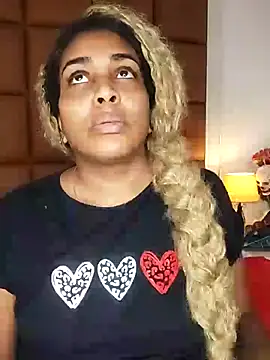 ELLA KELLY online show from December 2, 2025, 11:48 am