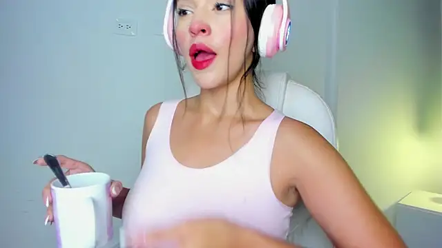 HarleyQueen Robbie online show from January 4, 2025, 7:34 pm