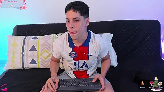 jonathanjoestar  online show from December 22, 2025, 11:13 pm