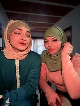 lalilamassu1 online show from September 15, 2025, 9:26 pm