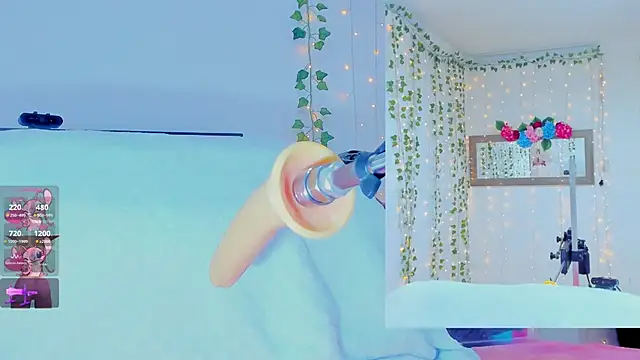 Tiffanny Love  online show from October 1, 2025, 9:15 am