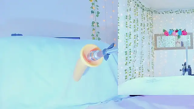 Tiffanny Love  online show from October 9, 2025, 9:29 am