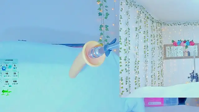 Tiffanny Love  online show from October 18, 2025, 9:21 am