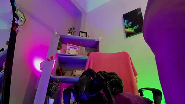 kuromi69 online show from October 5, 2025, 4:00 am