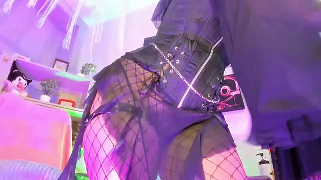 kuromi69 online show from February 6, 2026, 5:12 am