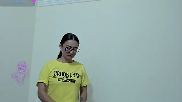 Missmia23 online show from March 3, 2025, 11:24 pm