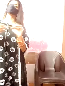 Payal-Love143 online show from December 24, 2024, 6:17 pm