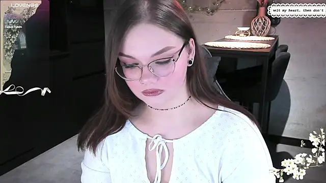 EvaBae online show from January 22, 2025, 12:06 pm