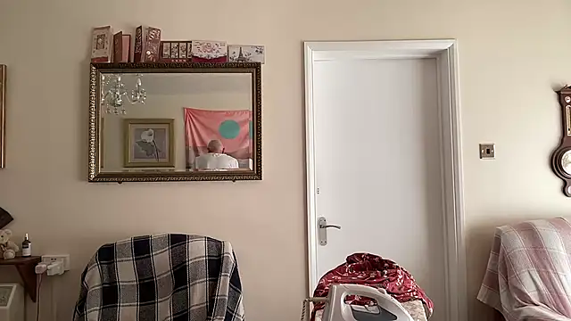 cutaboverest online show from September 30, 2025, 1:05 pm