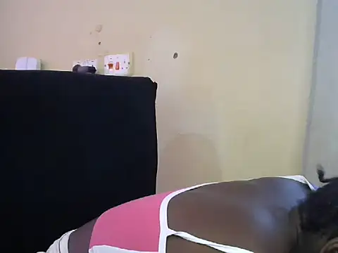 Smasher2010 online show from October 15, 2025, 12:05 pm