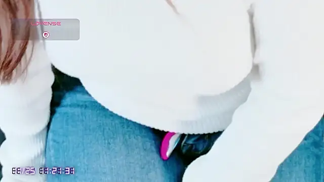 Hina-Happy online show from November 25, 2025, 2:22 am