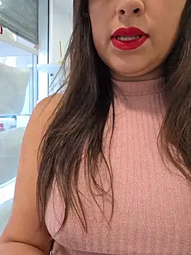 GatitaXD27 online show from November 6, 2025, 9:54 am