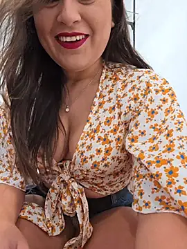 GatitaXD27 online show from December 1, 2025, 9:58 am