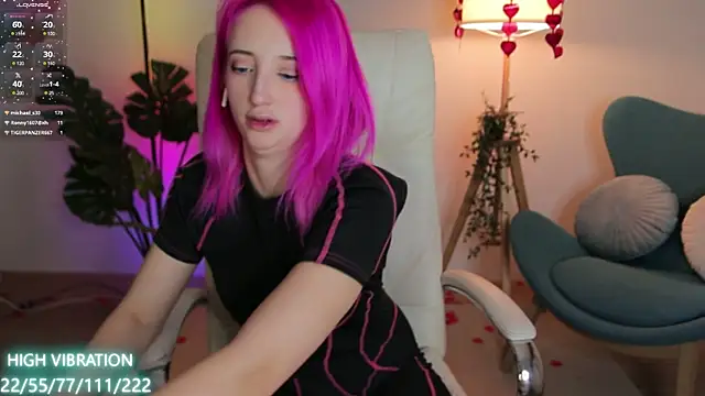 Selena Lily online show from February 26, 2025, 6:58 am